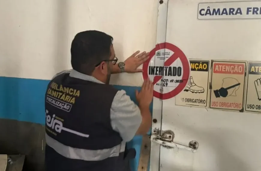 Vigilância Sanitária interdita fábrica de gelo em Feira de Santana por irregularidades