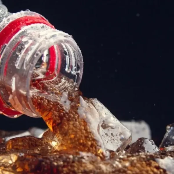 Estudo aponta que bebidas diet podem causar mais danos ao fígado do que as versões com açúcar