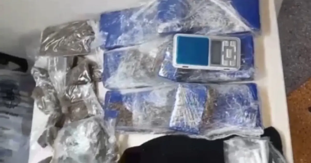 Drogas são apreendidas pela PM no bairro da Fazenda Grande do Retiro, em Salvador