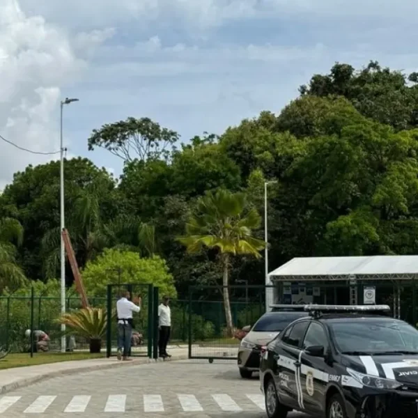 Mulher é vítima de estupro coletivo em Stella Maris, em Salvador