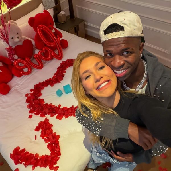 Virginia surge aos beijos com Vini Jr e mostra surpresa: ‘Namoro’