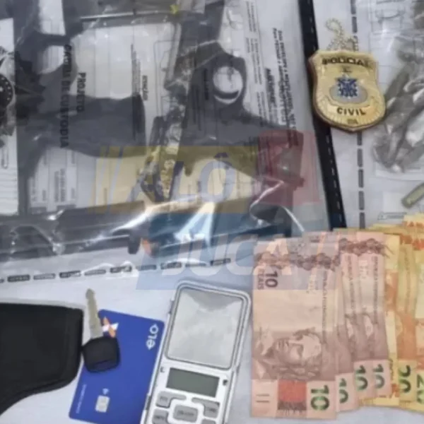 IGUAÍ: traficante cai de telhado ao tentar fugir e é preso com armas e drogas pela Polícia Civil