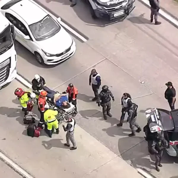 SUSPEITA DE BOMBA: Motorista de carreta no Rodoanel é resgatado após ser sequestrado e amarrado com explosivos
