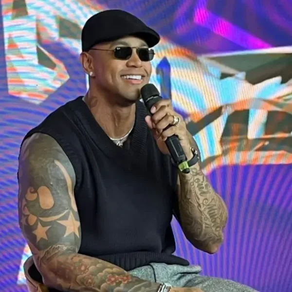 Léo Santana fala sobre nova gravidez de Lore Improta e revela sugestões de nome dada por Liz: “Se vier menino eu zerei o game, viu?”