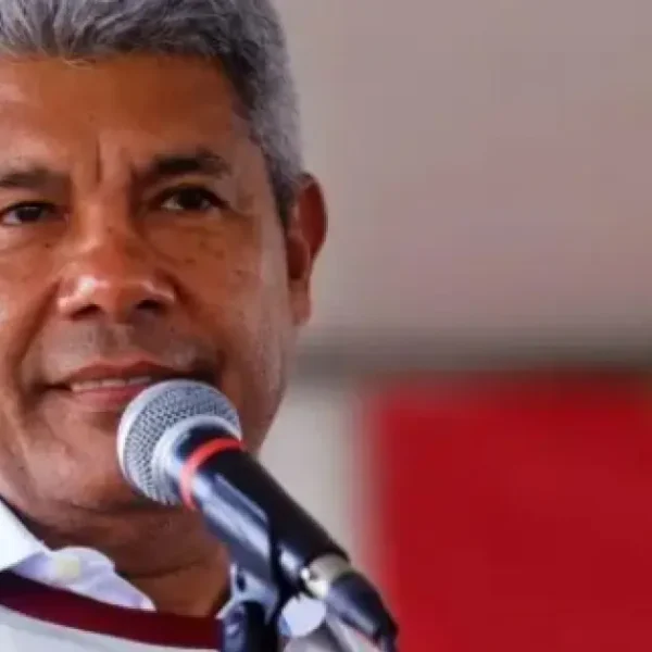 Jerônimo Rodrigues afirma que governo mobiliza Defesa Civil e Bombeiros em municípios afetados pelas chuvas