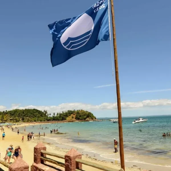 Bahia conquista cinco certificações Bandeira Azul para praias e marina na temporada 2025/2026
