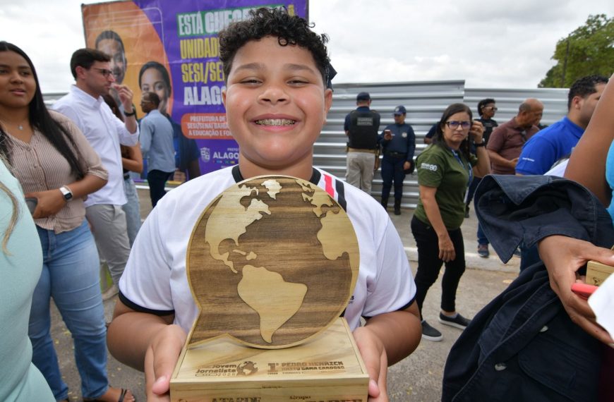 Estudante de Alagoinhas ganha Concurso Cultural Jovem Jornalista 2025