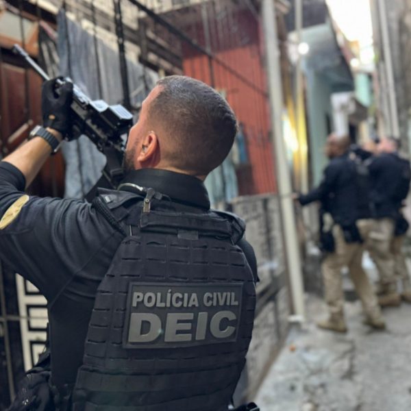 Suspeitos de integrar associação criminosa de fraudes por boletos falsos são presos em Salvador