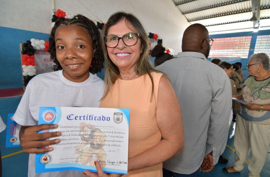 Mais de 270 estudantes de Alagoinhas recebem certificados do Proerd