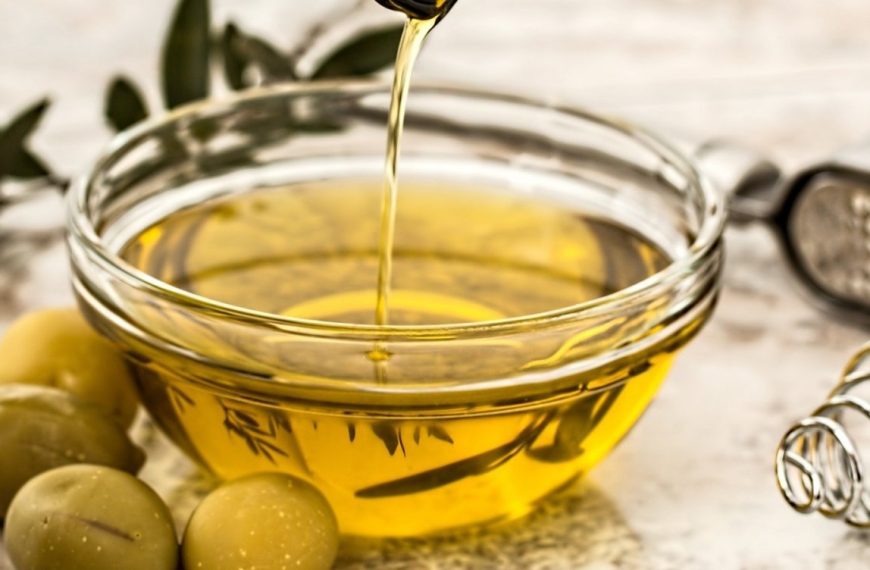 Preço do azeite cai pelo décimo mês consecutivo e alivia bolso do consumidor