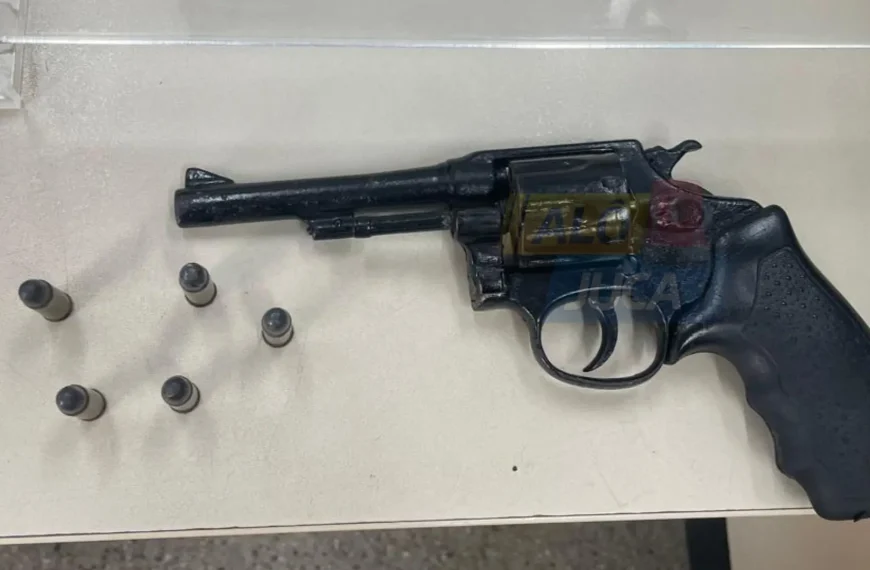 AÇÃO RÁPIDA: 32º BPM recupera moto roubada e prende suspeito com arma em Salvador; casal denuncia autor do crime