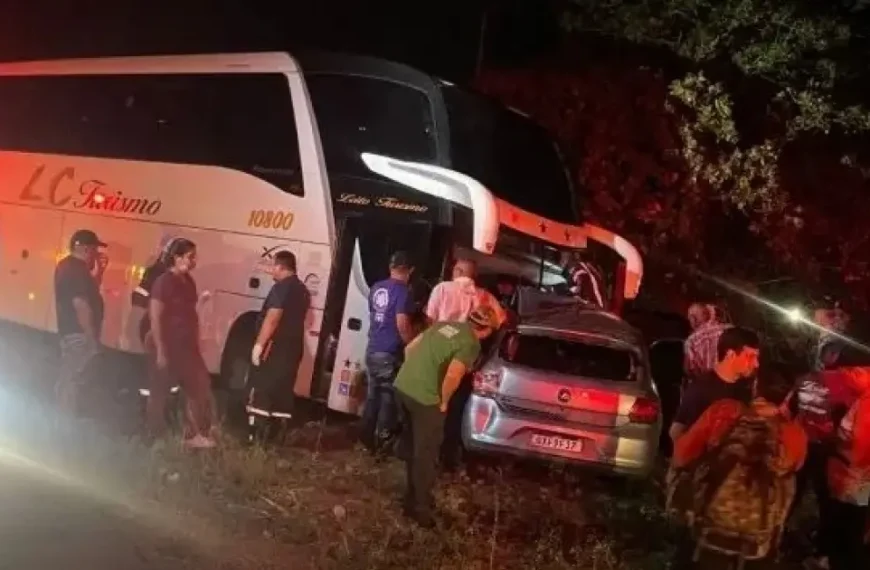 Colisão envolvendo ônibus deixa duas pessoas mortas e outras feridas na BR-110