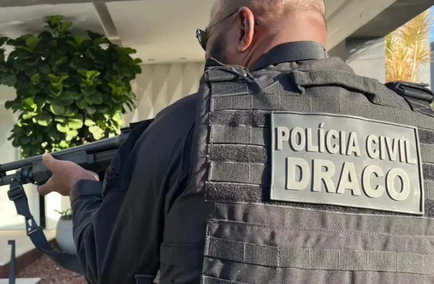 Polícia cumpre mandados em Feira durante operação contra fraude fiscal e lavagem de dinheiro em combustíveis