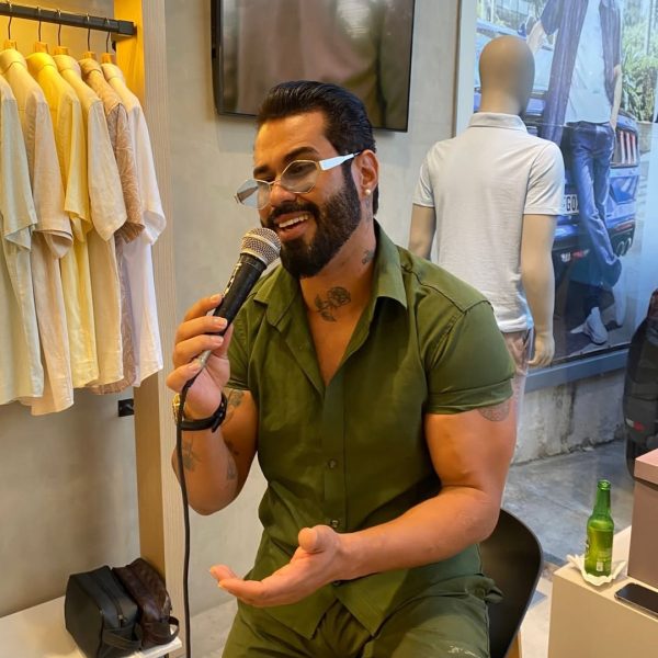 Cantor Jones Mesquita morre em acidente de moto em Feira de Santana