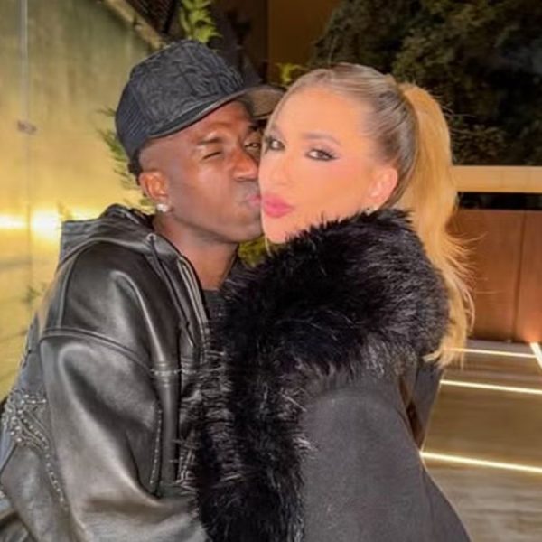 Após perrengue com vestido, Virginia posa com Vini Jr. em jantar em Madri