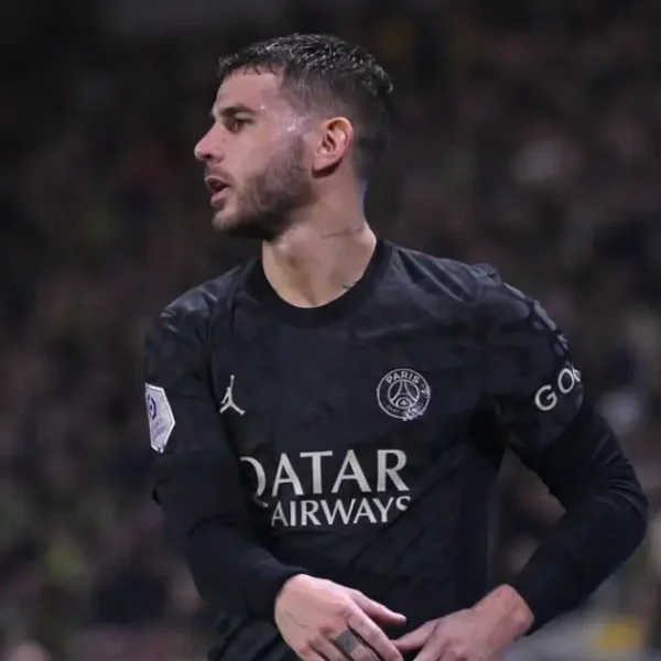 Zagueiro do PSG, Lucas Hernandez é acusado de tráfico de pessoas e trabalho ilegal na França