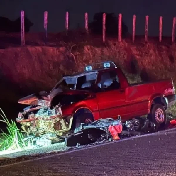 Adolescente de 13 anos morre em acidente entre moto e picape na BR-420, em Jaguaquara