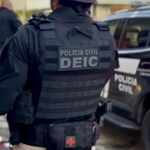 Homem é preso por envolvimento em roubos a coletivos em Salvador