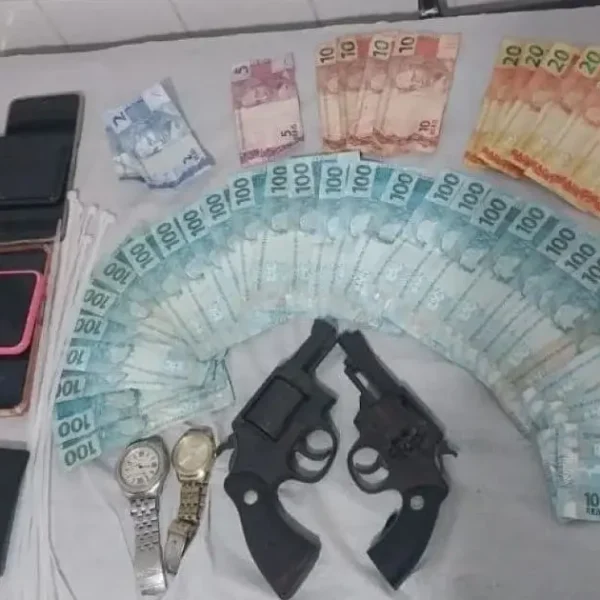 Polícia prende suspeitos de assalto a comércio em Conceição do Jacuípe