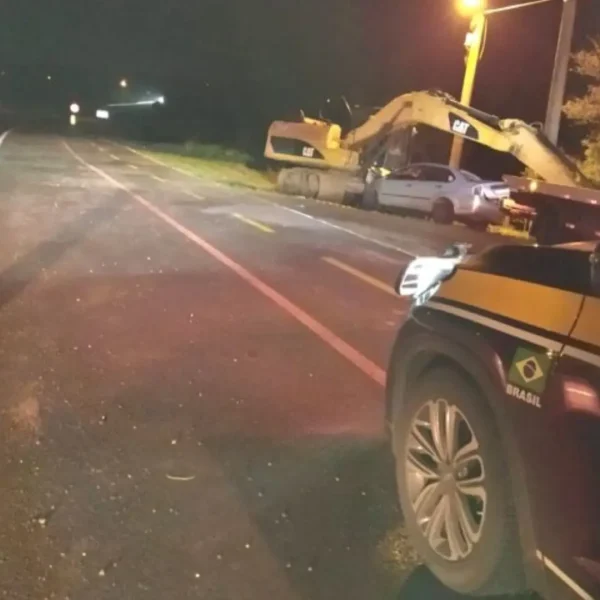 TRAGÉDIA NA BR-116: acidente com micro-ônibus de prefeitura deixa dois mortos e 20 feridos na Bahia